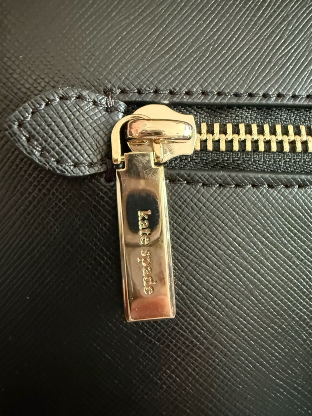 kate Spade black leather Cross Body with gold logo and zipper - Picture 3 of 13